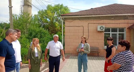 В рамках рабочего визита министр сельского хозяйства и продовольствия ЛНР Евгений Сорокин посетил Беловодский маслодельный завод «Каскад»